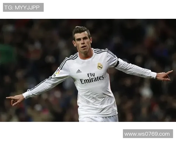 皇马足球明星贝尔的辉煌历程与传奇瞬间回顾