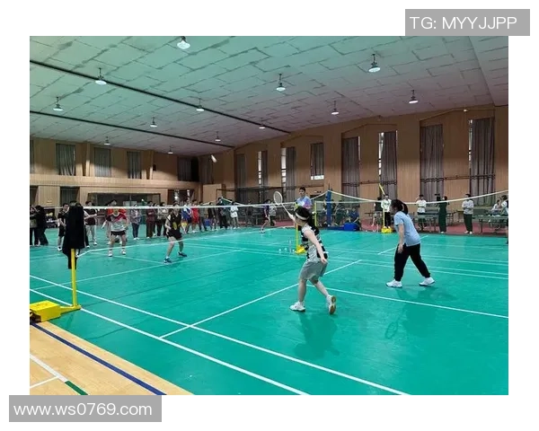 武汉羽毛球队灵活性变革引发热议助力羽毛球运动新发展